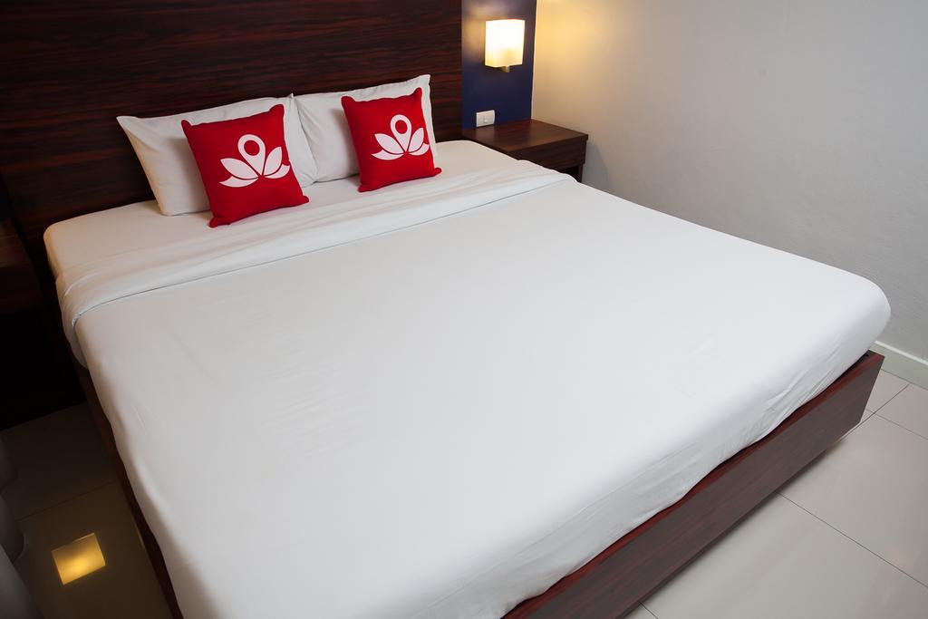 Zen Rooms Silom Soi 17 Bangkok Luaran gambar