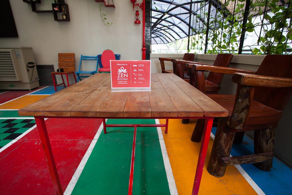 Zen Rooms Silom Soi 17 Bangkok Luaran gambar