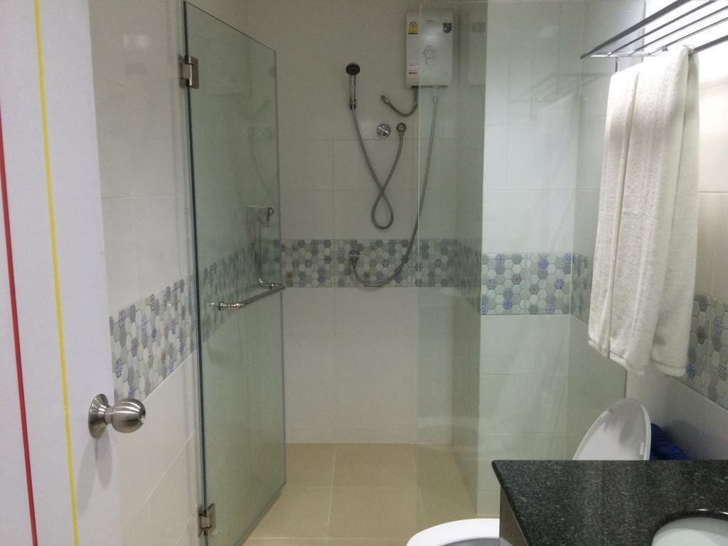 Zen Rooms Silom Soi 17 Bangkok Luaran gambar