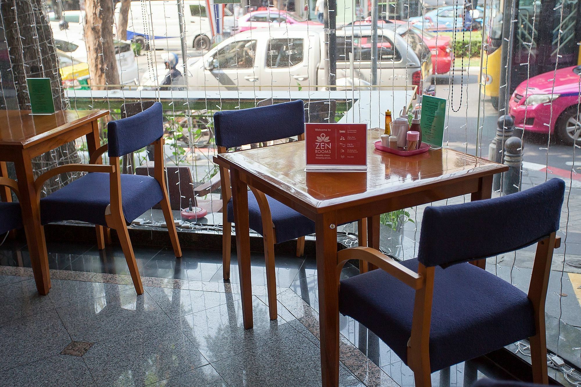 Zen Rooms Silom Soi 17 Bangkok Luaran gambar